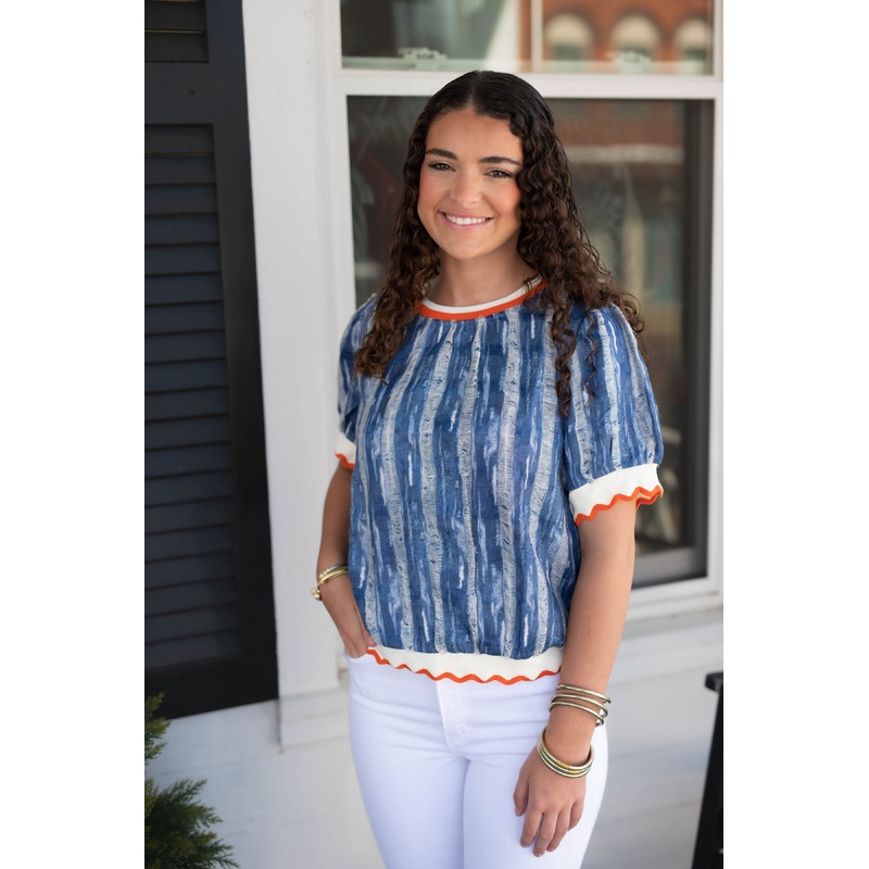 Contrast Zig Zag Distressed Top