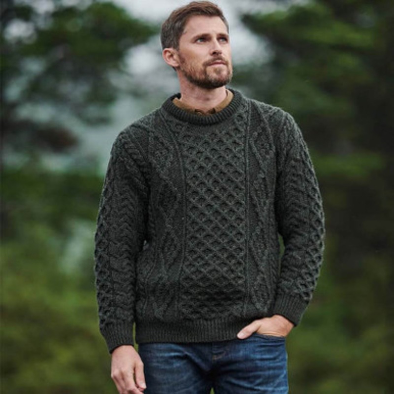 Traditional Men’s Crew Neck Aran Sweater