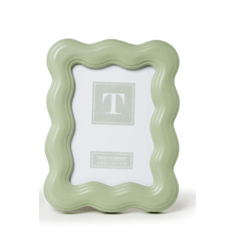 Wavy Wood 4×6 Photo Frame