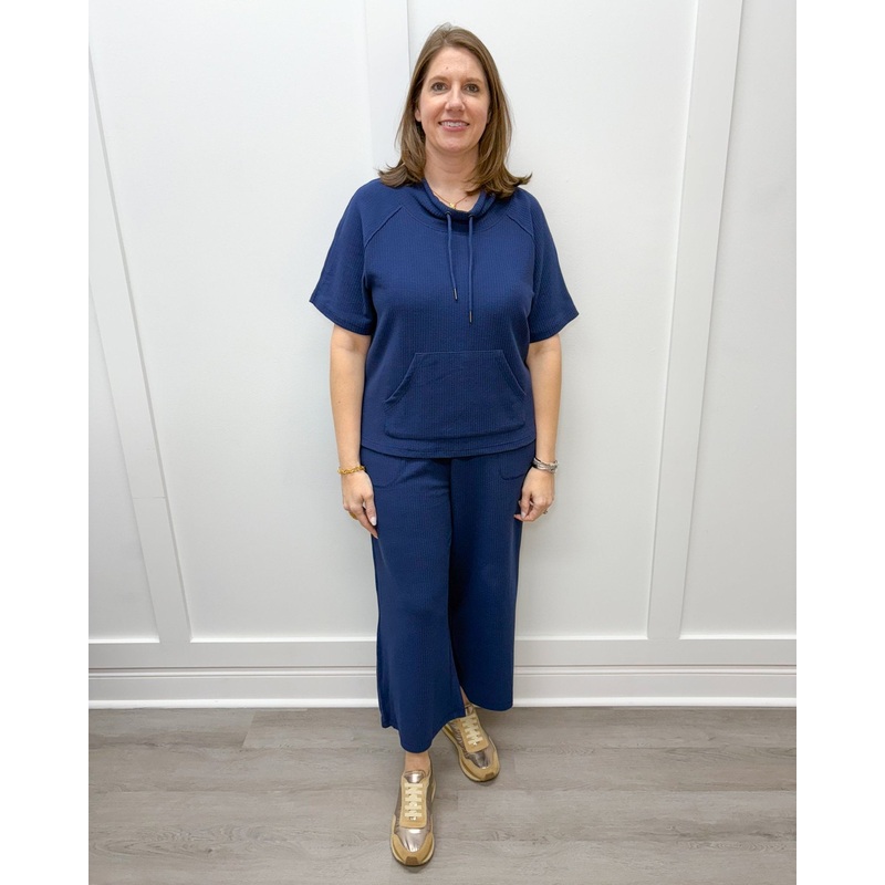 Pull On Capri – Jet Blue