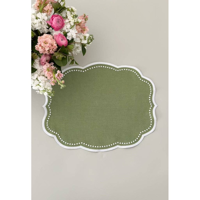 Green dots placemat